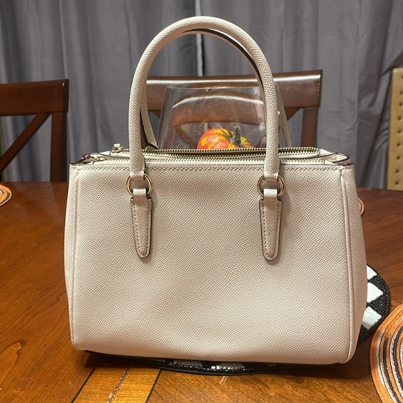 EUC Coach small ivory handbag - Picture 2 of 7